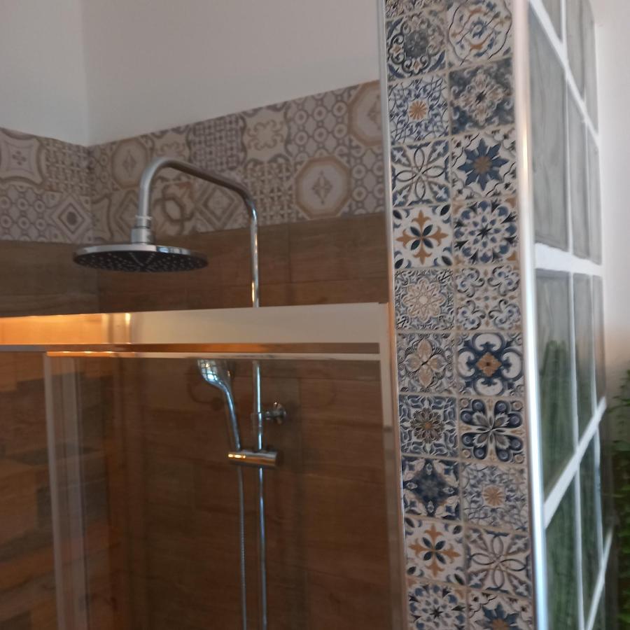 Casa Fiorita 22 Porto Ceresio Leilighet Eksteriør bilde